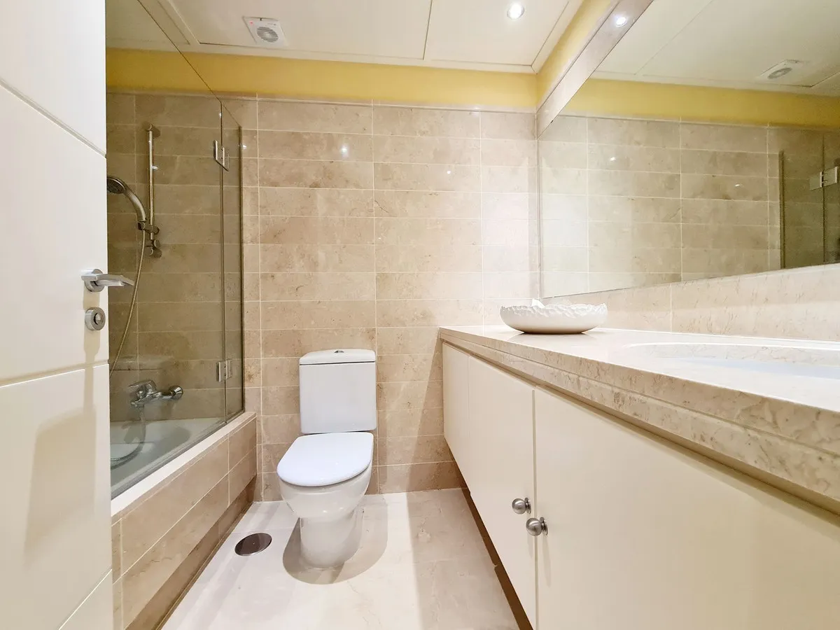 ebe8337c-4a0f-41a2-a5f5-2f4886076546