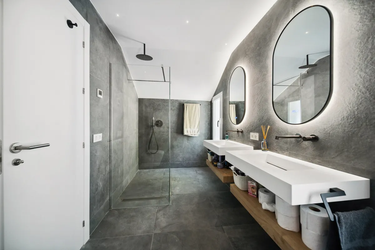 50ccf5a4-3411-41b7-9583-9666ca423b46