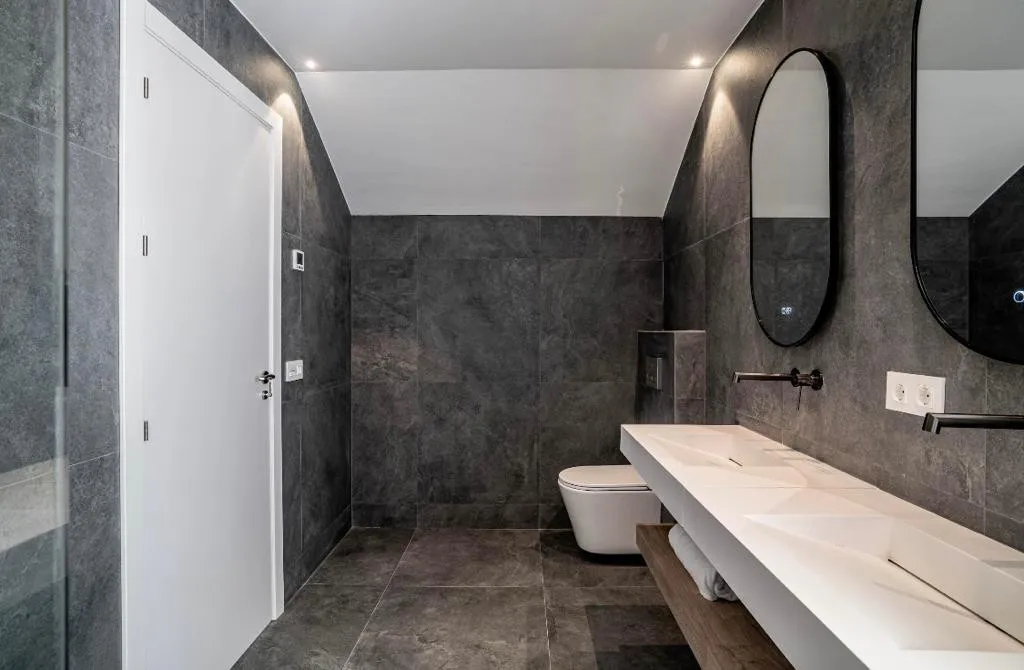 aa0d8b46-43ec-4fcf-bd86-b9812d81f5f2