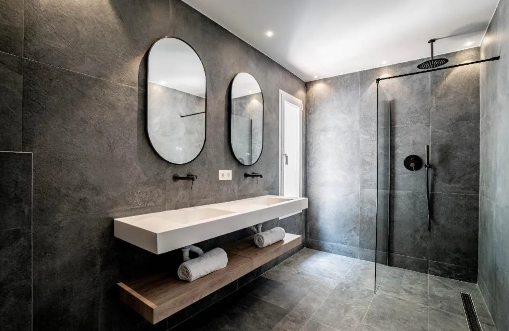 c77485aa-8c3c-484d-ad37-8cbd6252b4e2