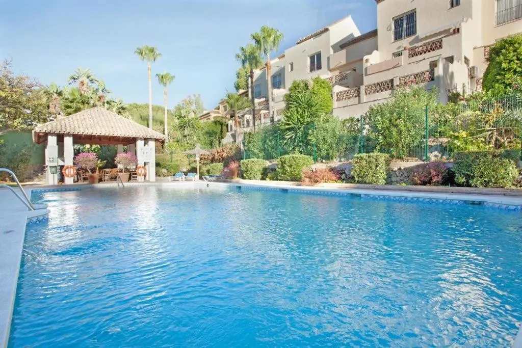 ce5caa33-8cc4-4631-9968-31189639d00e