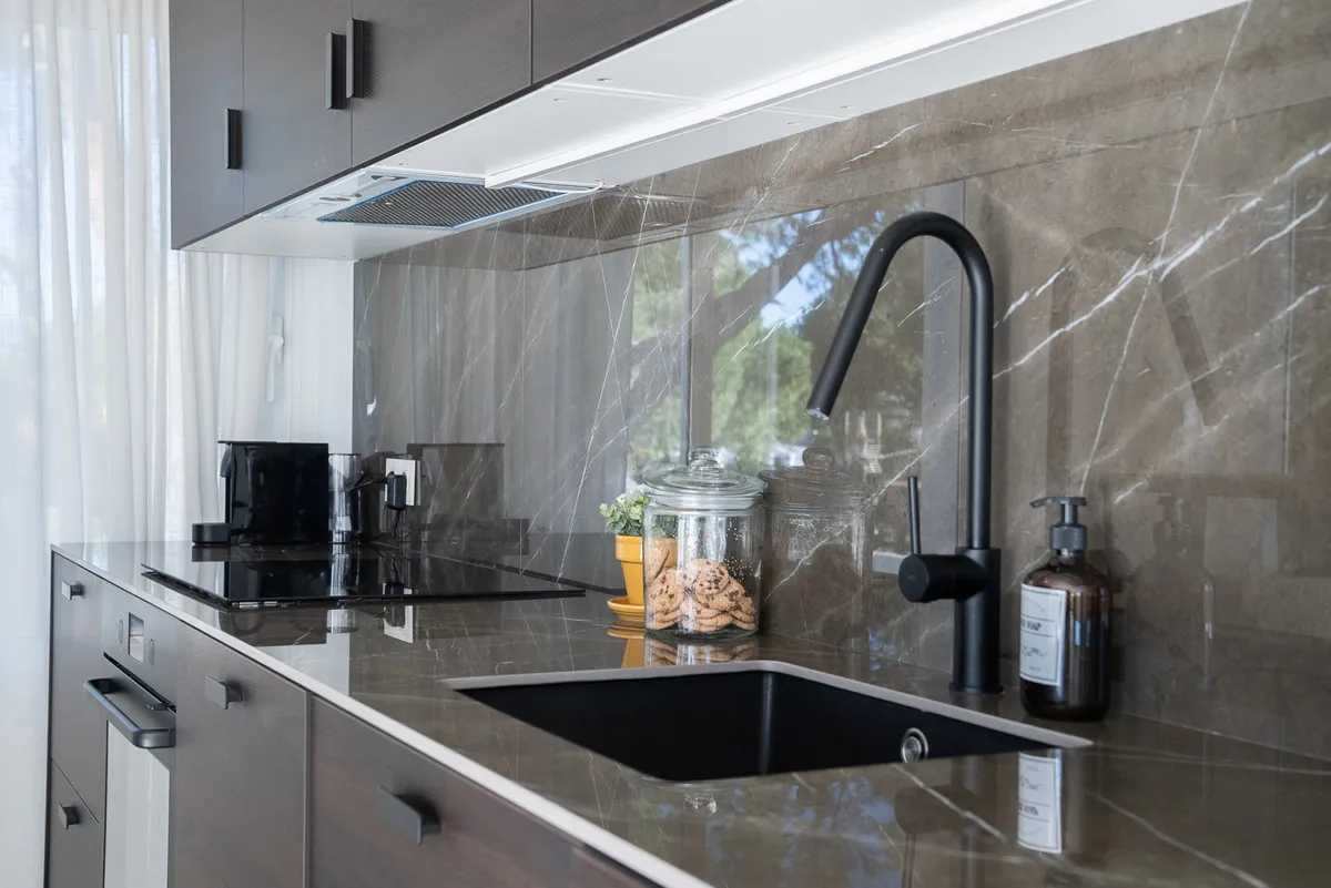 f1716d10-9fc3-459a-897e-63629247af2f