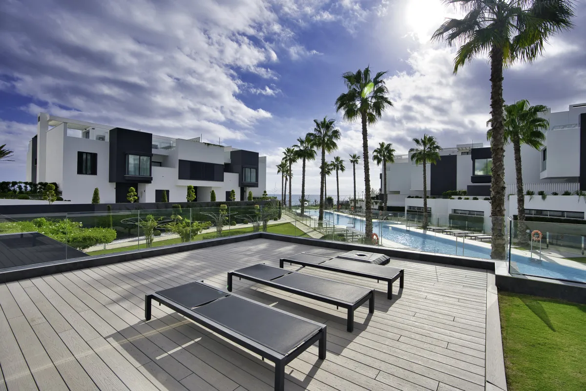 043d9f5a-dc8b-4a33-a1b9-60edf891fab3