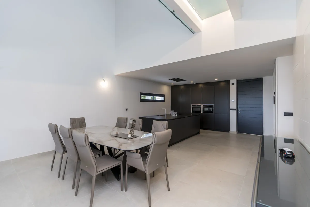 a6d092c4-864d-4786-991a-ab7025756ec2