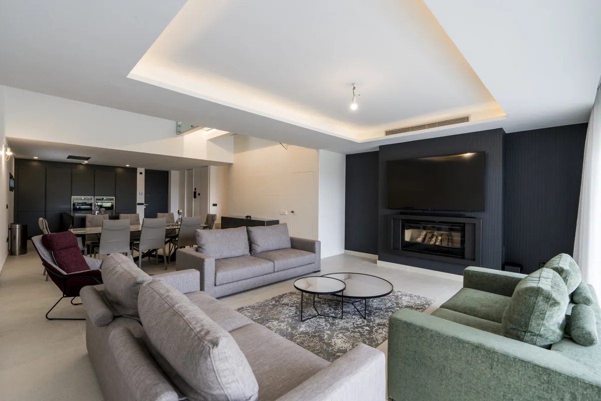 af7948e9-57b4-4b0c-b4b0-e0f4894a93c5