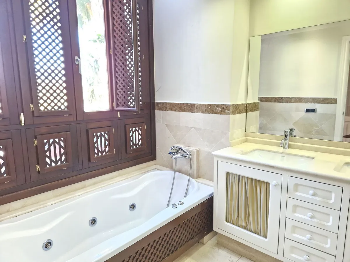 ef626371-4b0c-499c-a1f5-b03a9ac18abb