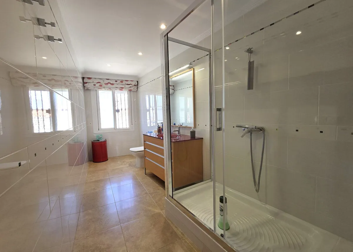 2f65d80d-00ac-4e84-bc49-32526c0d5ed6