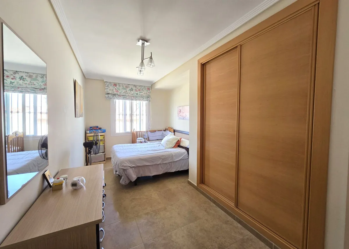 308074a1-0100-4eb8-87ff-5a5d239295eb