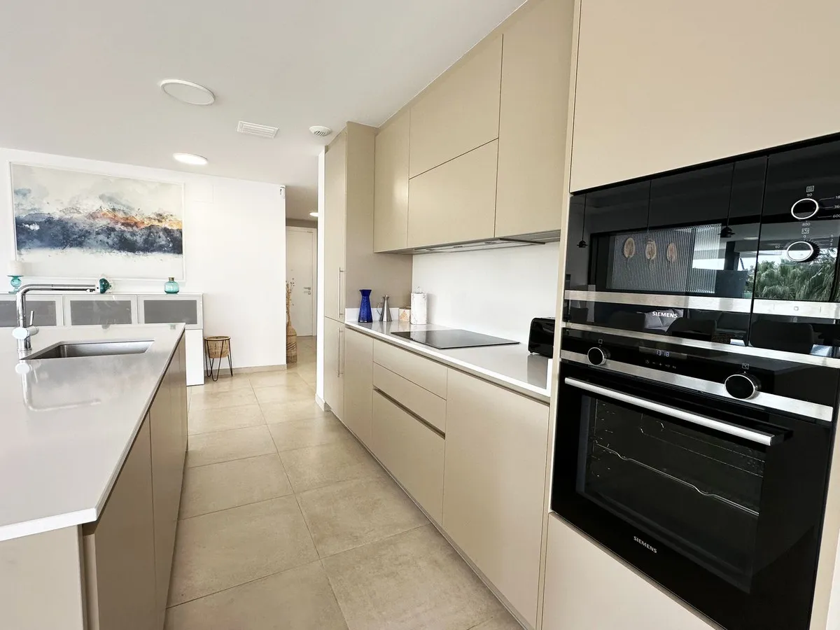 353a54db-fb0d-4e4d-ac9e-c23dad7bfedf