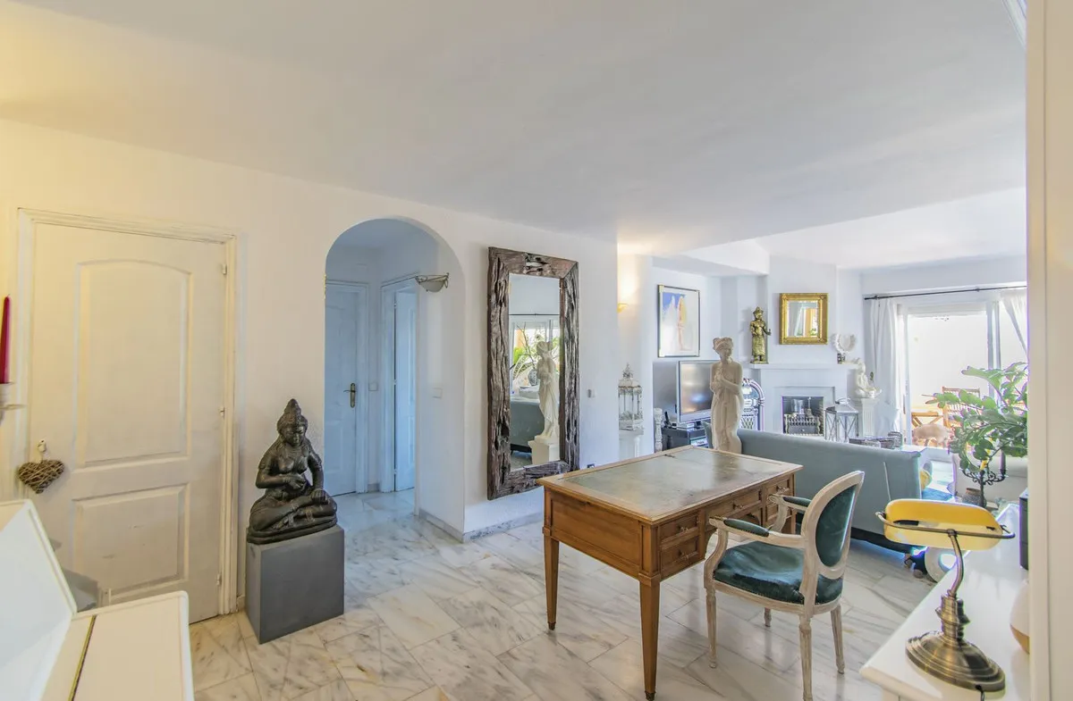 0f502970-20fd-408c-8745-2f318afd9af2