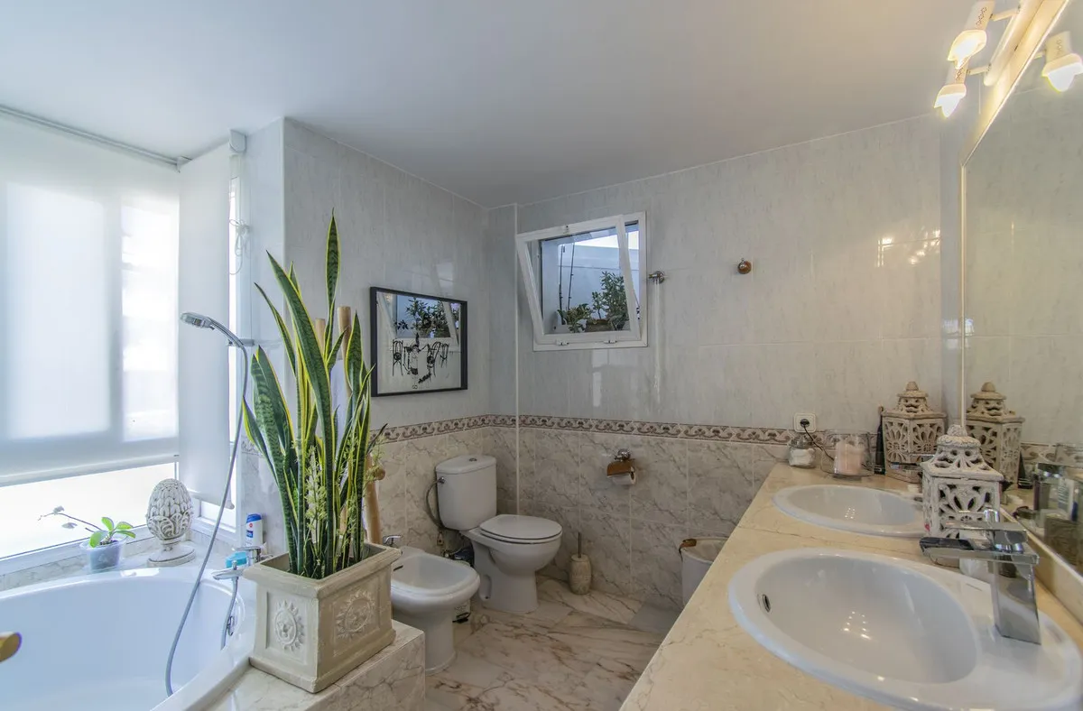 f4072bab-e4db-4008-9167-9b4f8e7440f0