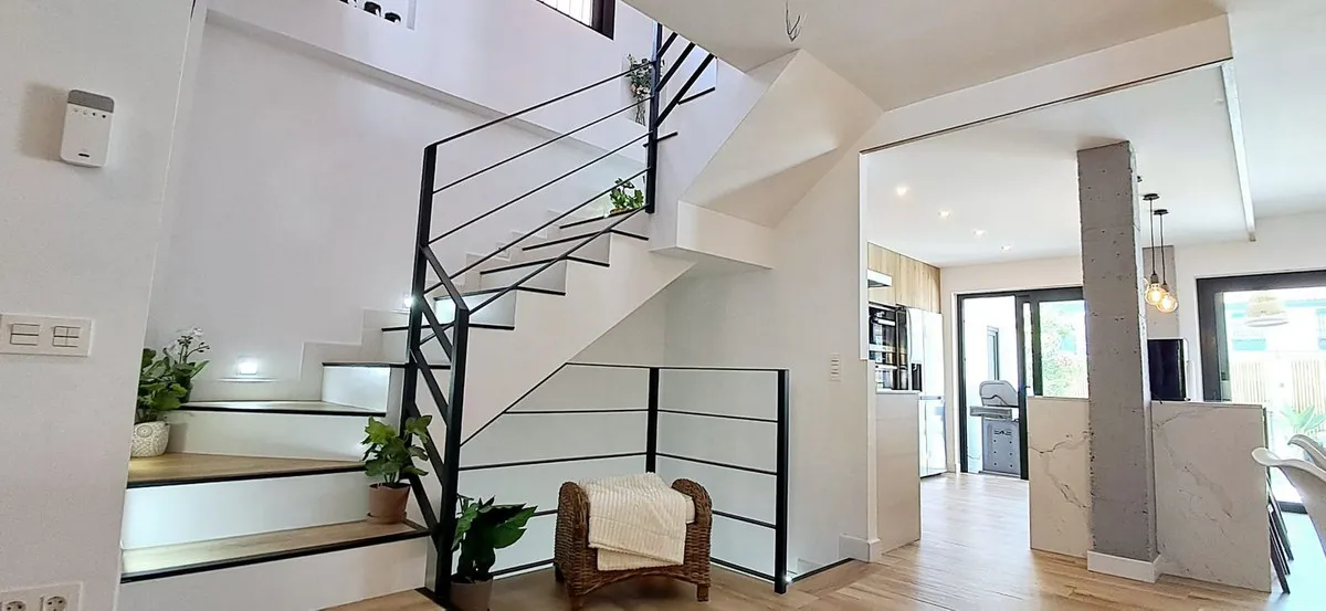 0cce8d44-defd-4360-abe7-f432865c8872