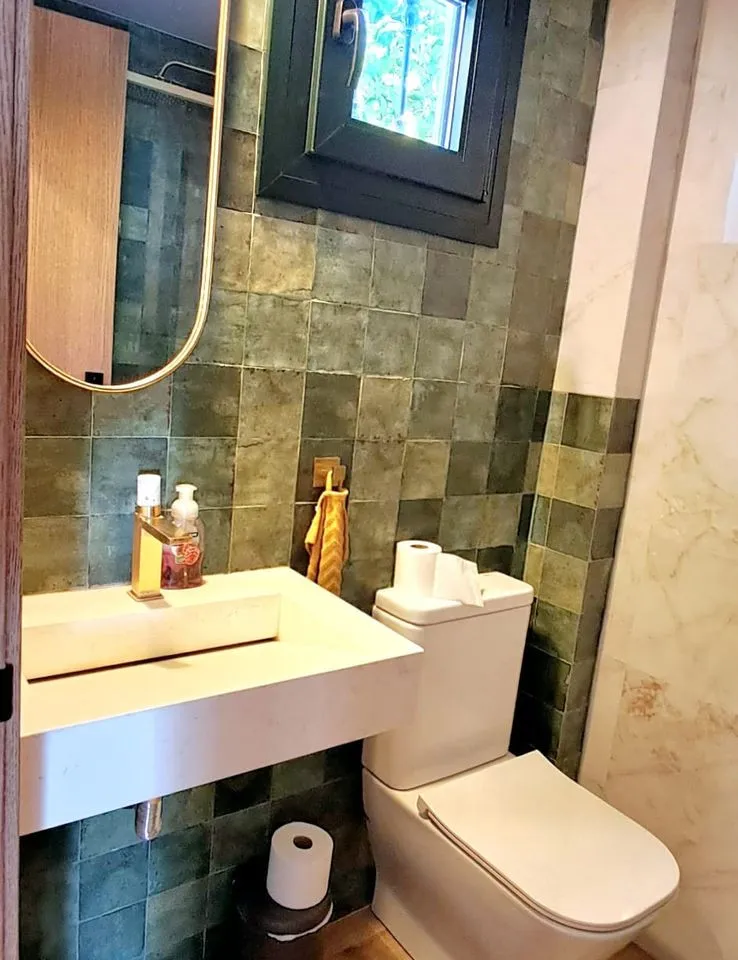 1aa66e1e-a5a8-4a53-aa41-1a268e51a6e7