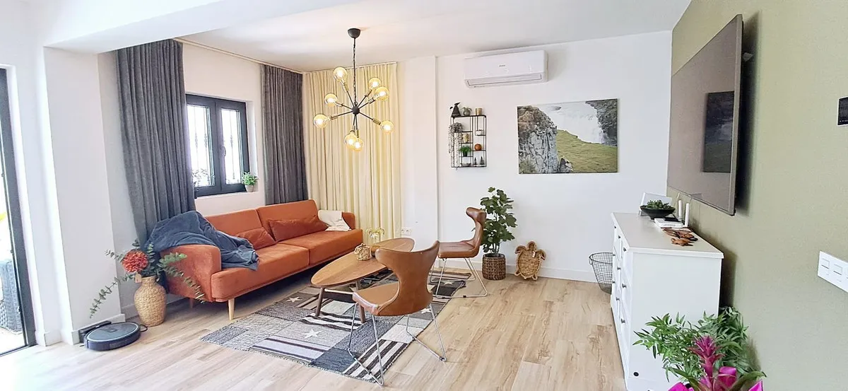 e3173160-40a9-4b09-8734-6a936c8eb8f0