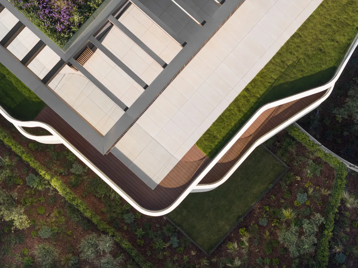 18f81f5f-a9c5-4325-a9ad-e3fd3c13fe28