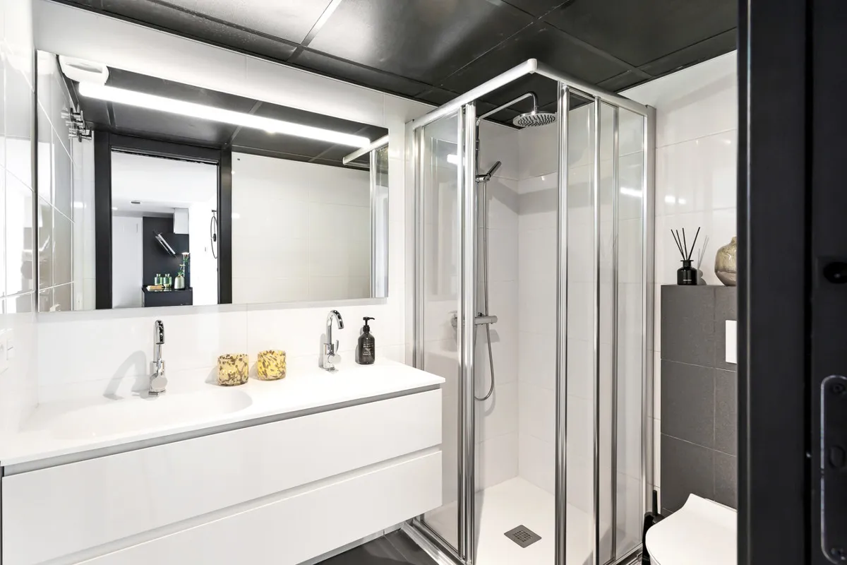 b18cf725-9ea2-46c2-b0c5-f97613f61dad