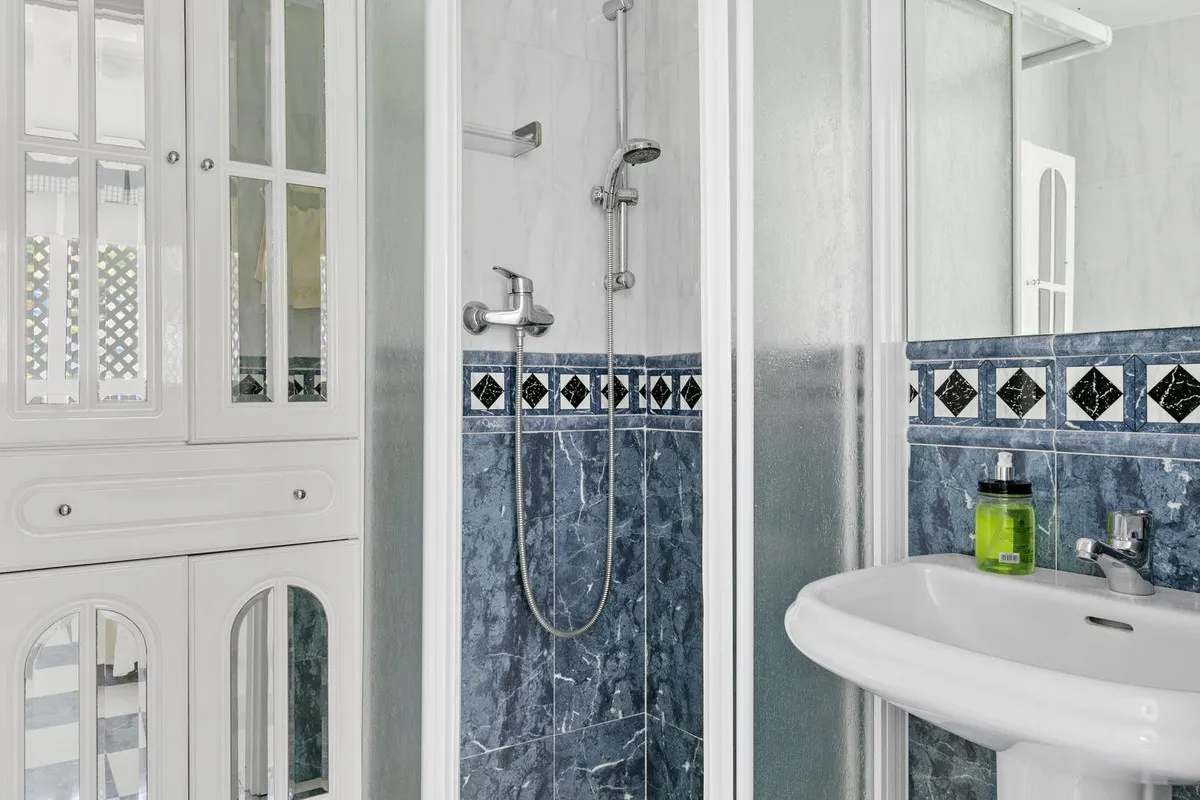 de7376c2-cd9e-4ca0-9c52-21a025f41e3f