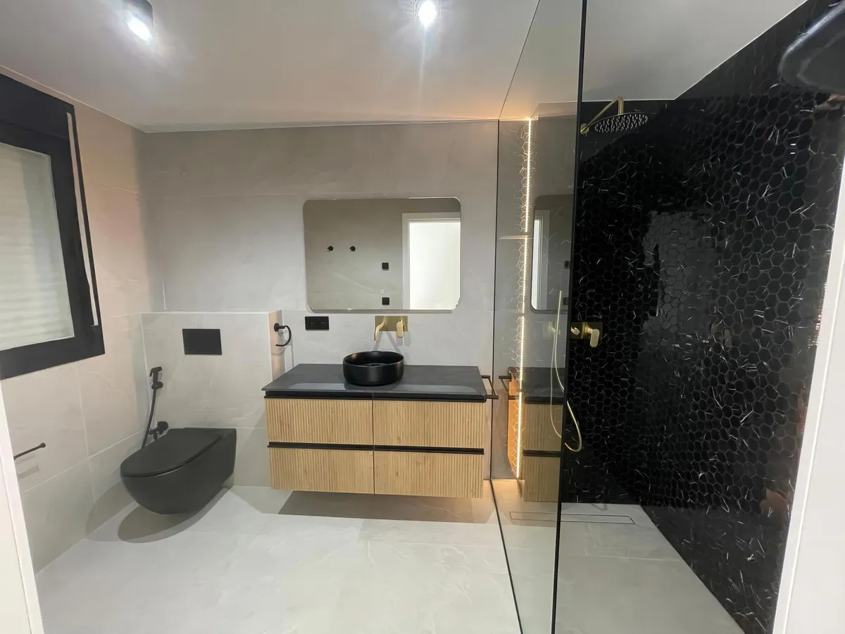 eb93c8ad-6a94-4b26-8349-6f558c598334