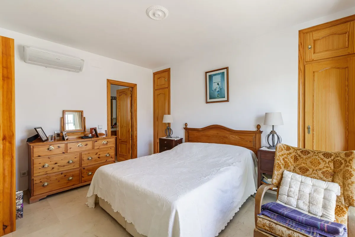 aeb01ab4-1b4c-4fb6-b23b-cd085d51028d