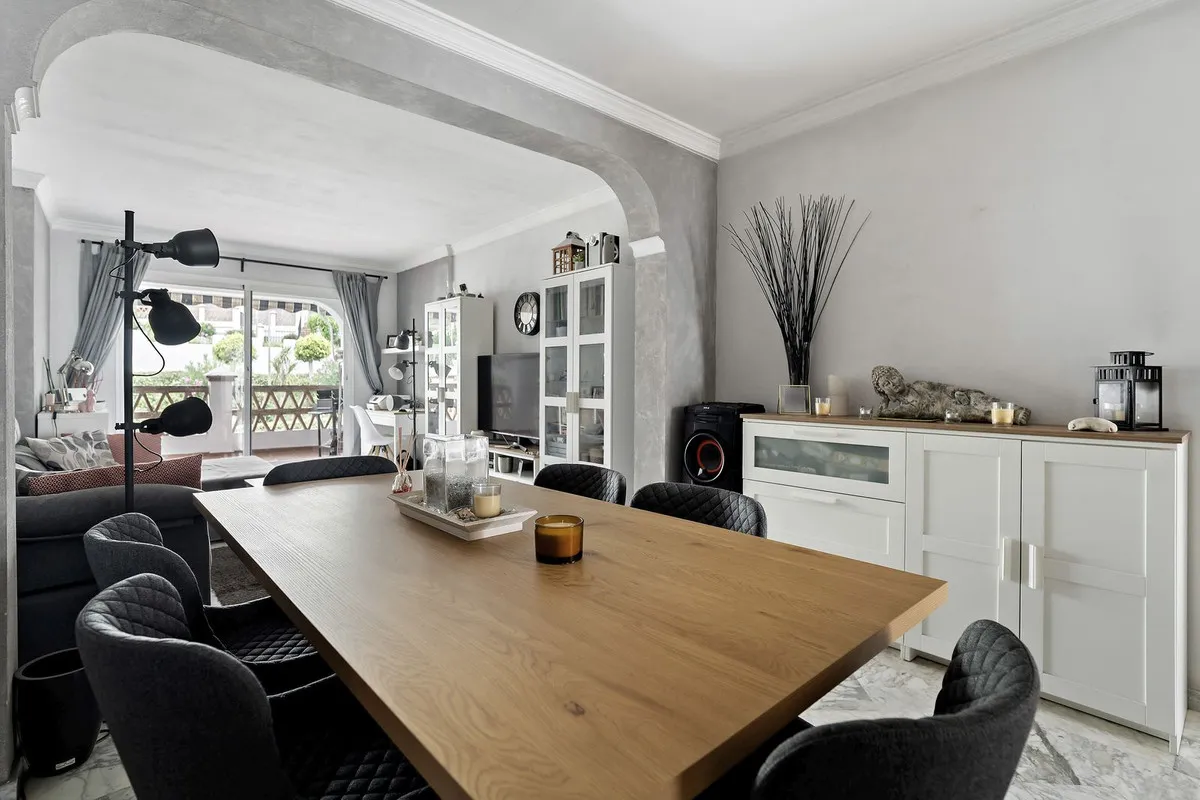 2dff5438-14ec-4068-a286-133ee5853c0c