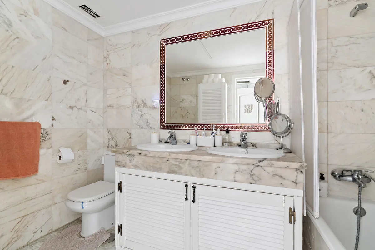 ad697a8e-7509-4b6d-8a30-953cdf4e7809