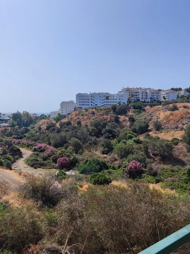 d34637f0-f955-4025-bc08-4de249339259