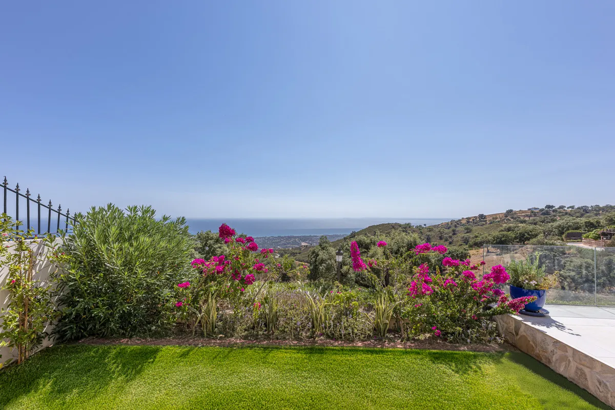 edadb312-fe7d-427b-be02-42e4a679c0ad