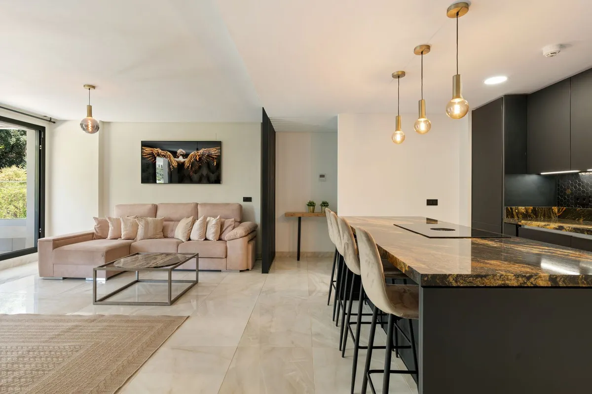 2b657105-9e24-48ad-b0ec-2801c9e8d501