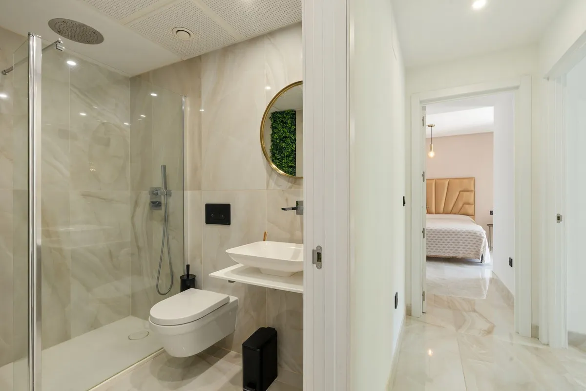 7b04977c-1267-4a5e-b7f6-f0772b755cfa