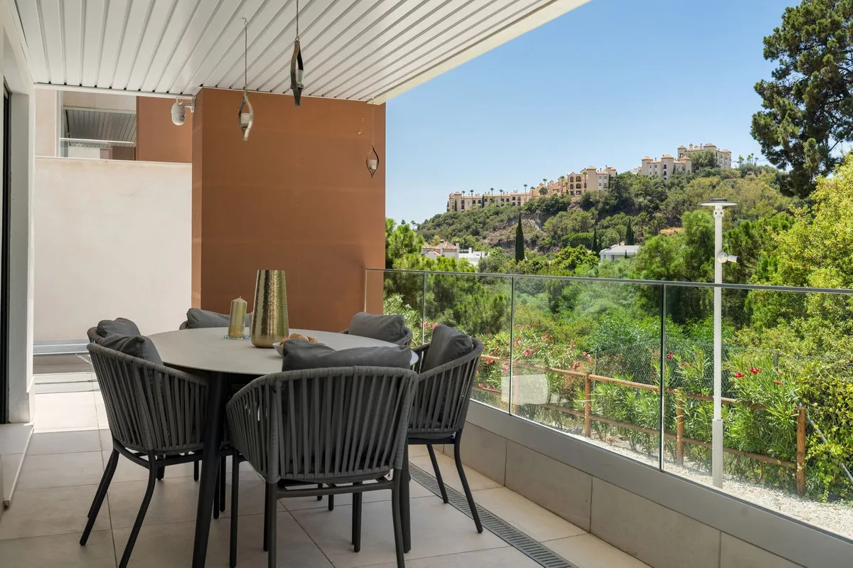 e0970b0a-ca54-4863-a59b-e78855be6446