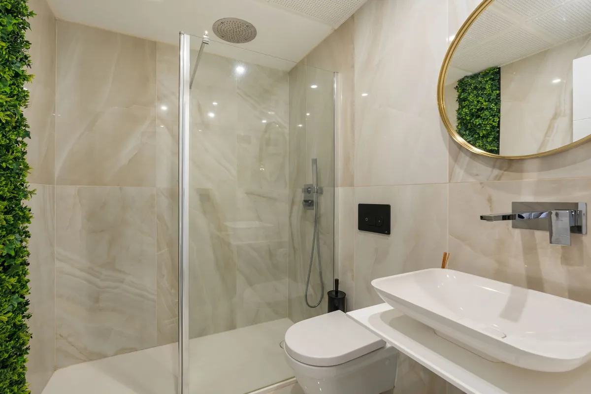 ee28f22c-3fe5-4e9d-8ee9-e36f21c1c1f1