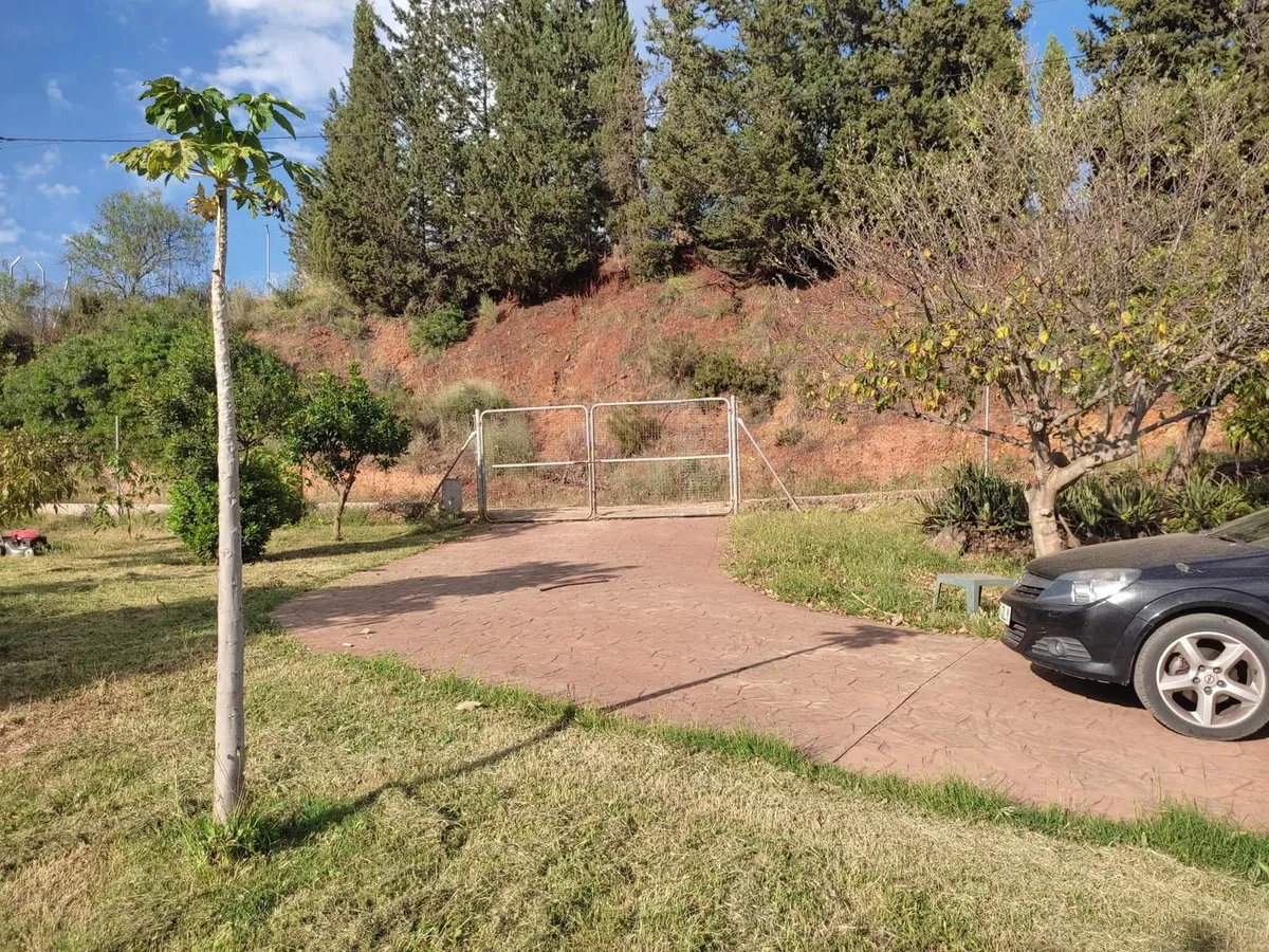 81a12a17-9900-4d51-baa2-02c7083fc998