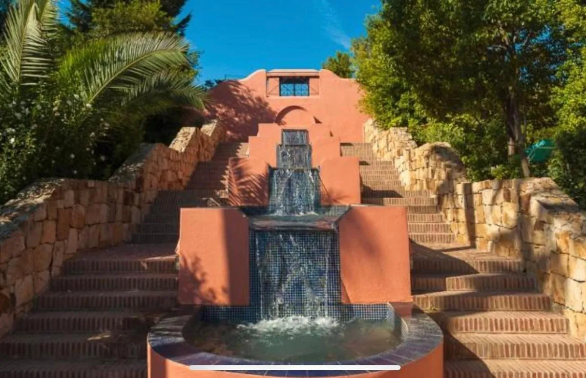 31b7127c-d3a4-4aaa-a34e-d1740a663292