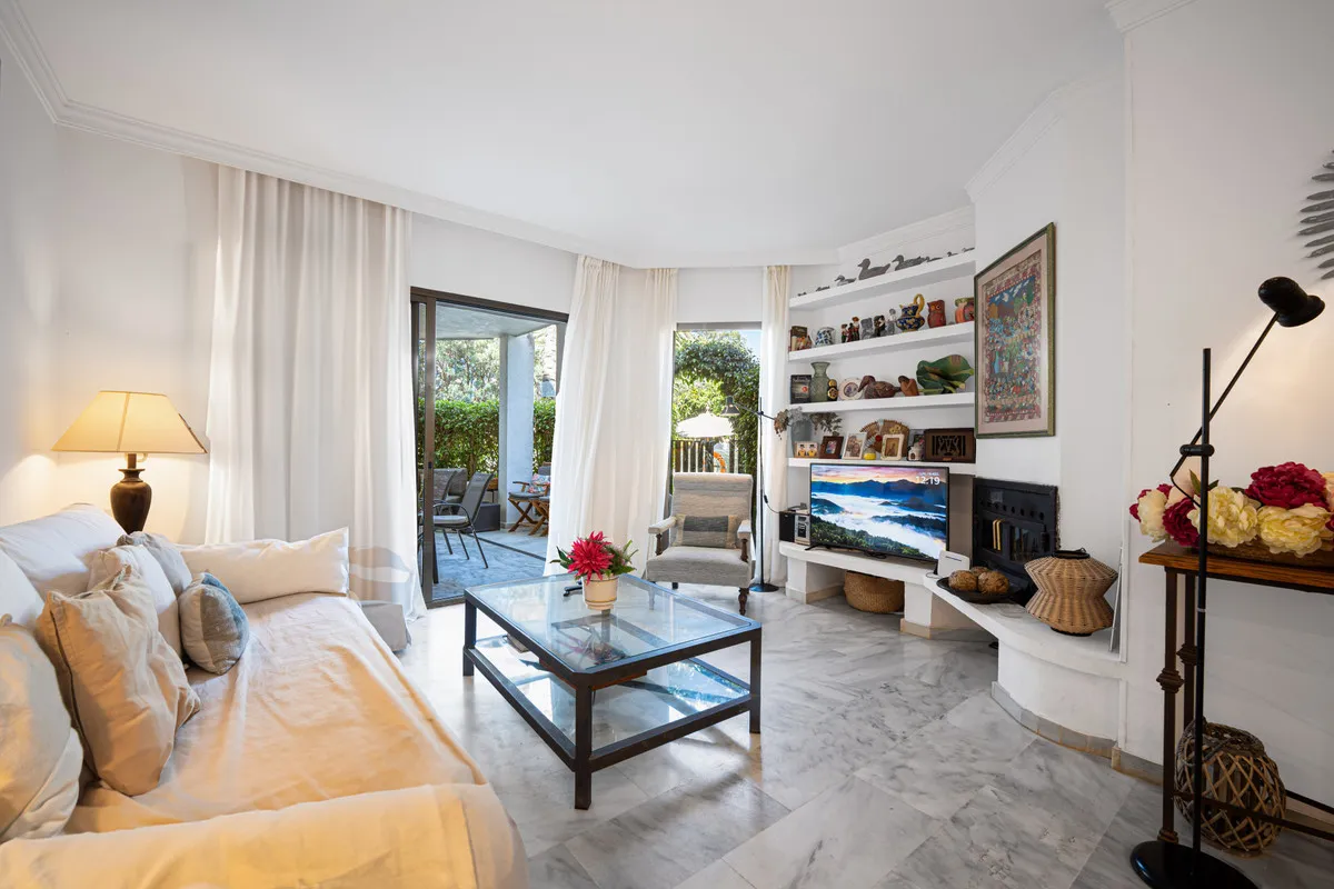 2b7246ee-ffce-43a4-8115-fd9bd5e5c637