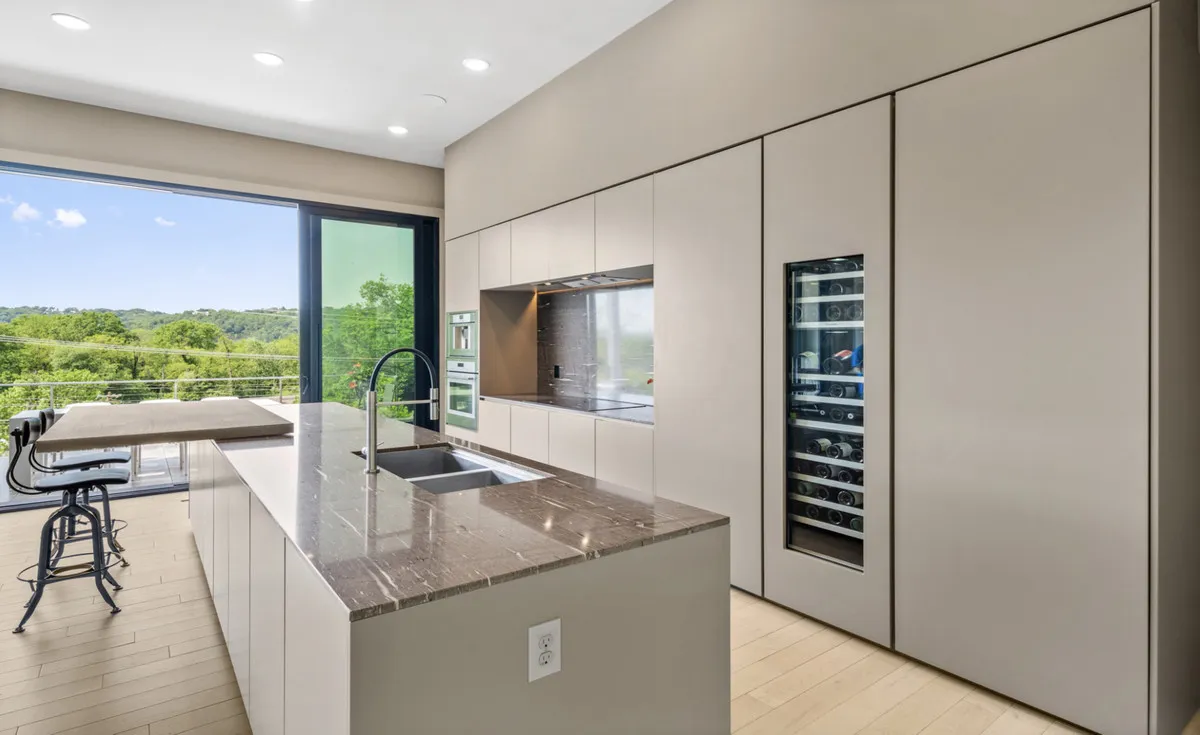 1a9550a3-9af2-4bb4-9582-8790a436119d