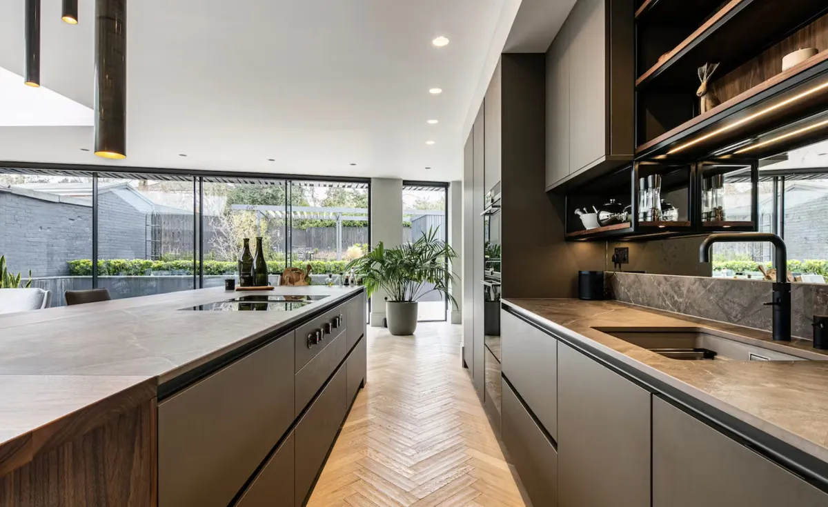 e90040d6-9f3c-4685-a764-09d2334fa220