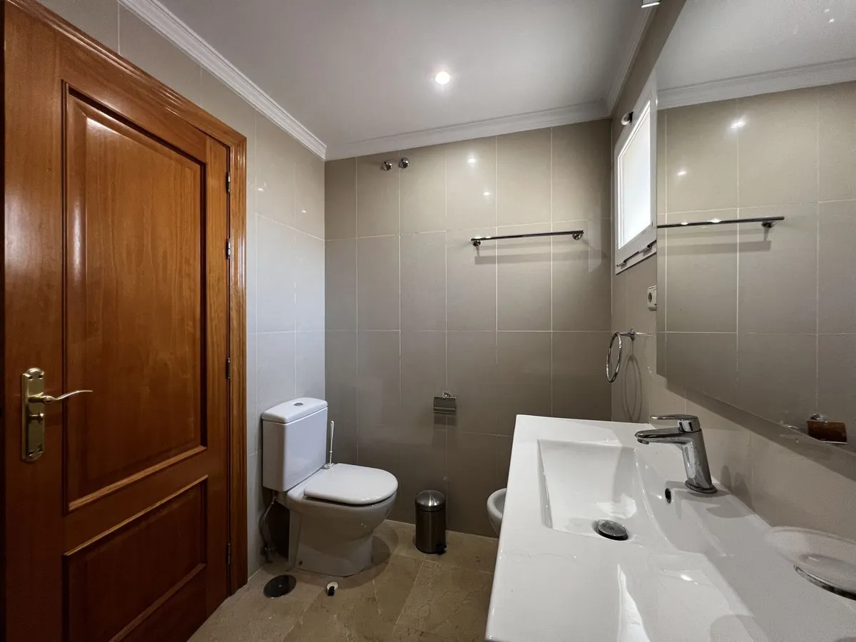 4afcf3f2-d260-454d-9aba-bb0a031d8df0