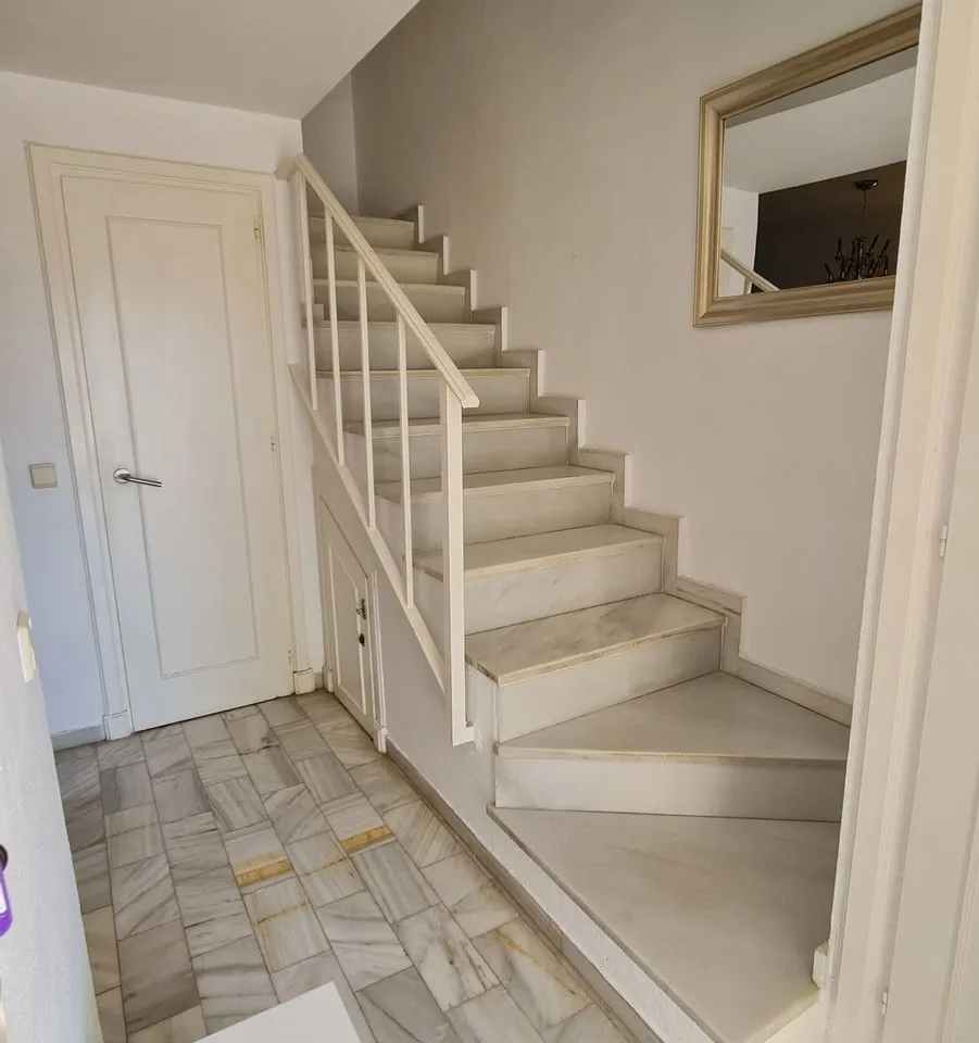 e8a42bea-2183-4a6e-b161-819b44af0415