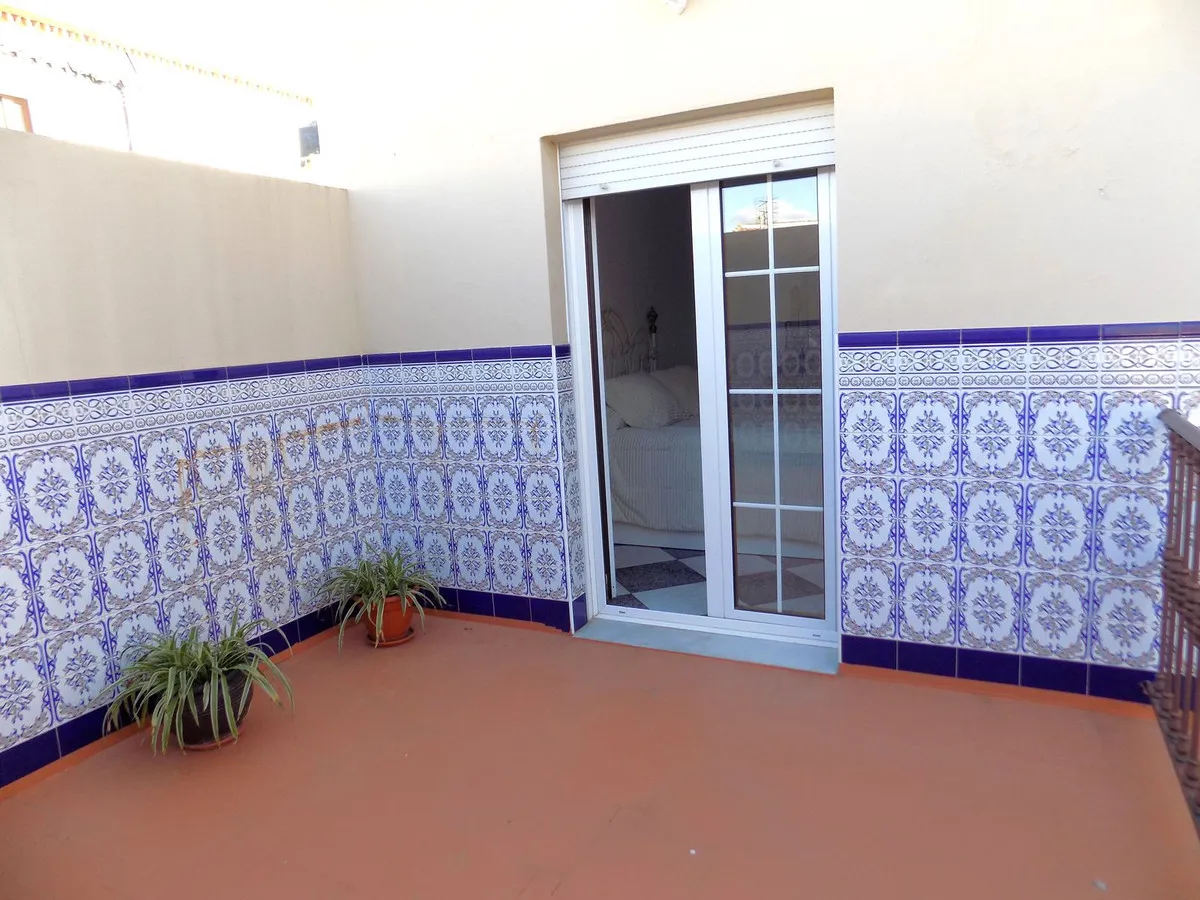 f5c5e32a-746b-479a-8837-bc5e7f973453