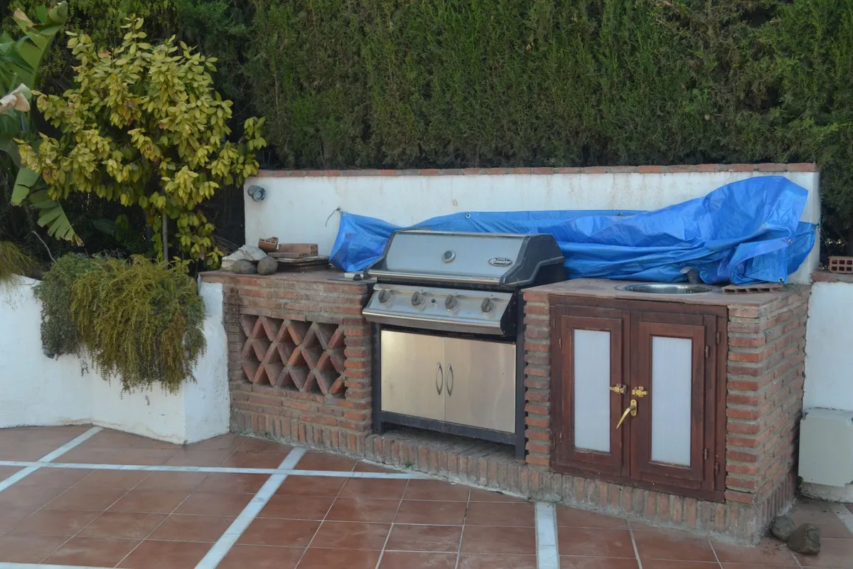 7992c478-d1f8-463a-9c52-447c5d5d3d19