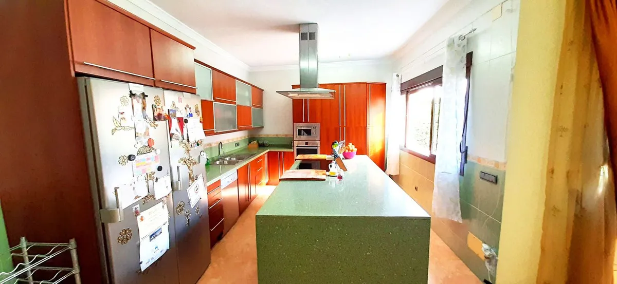 b56542f1-deec-402f-b40a-59408cf2f008