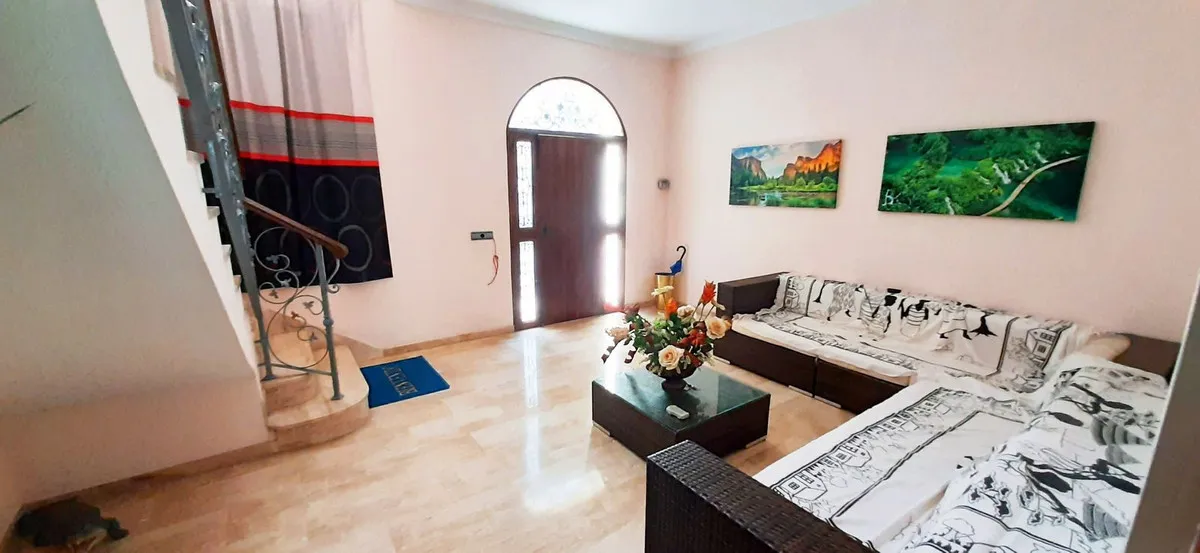 b8dd753a-740c-443b-af10-d5788e2c410a