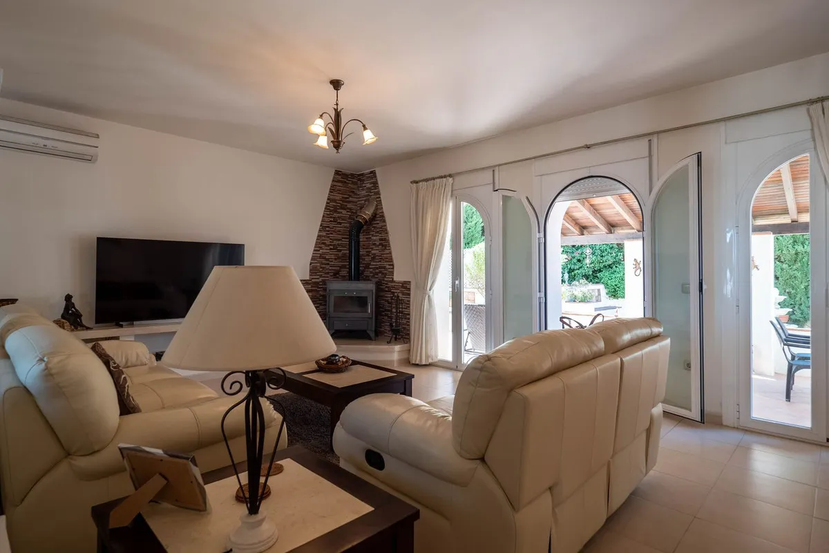 06773120-2c2f-4a66-9f9c-6c04e1080bb1