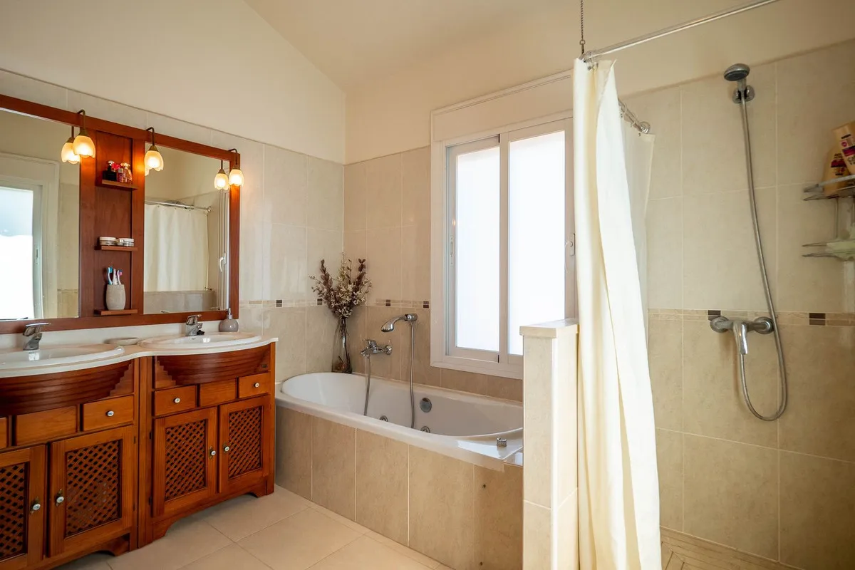 352e2334-3d71-4b6c-8fc0-53df5f768752