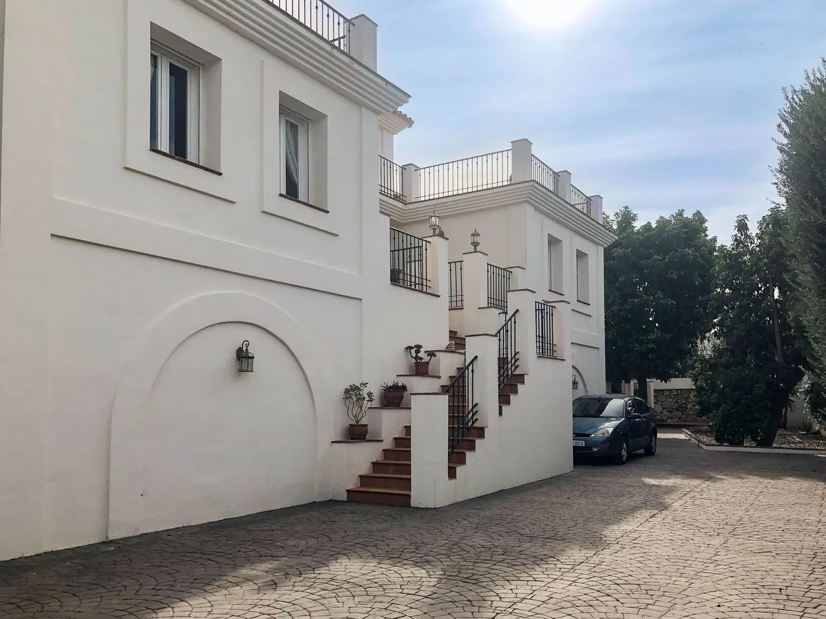 9e93149e-a0eb-4385-b407-7dcbf2d3db60