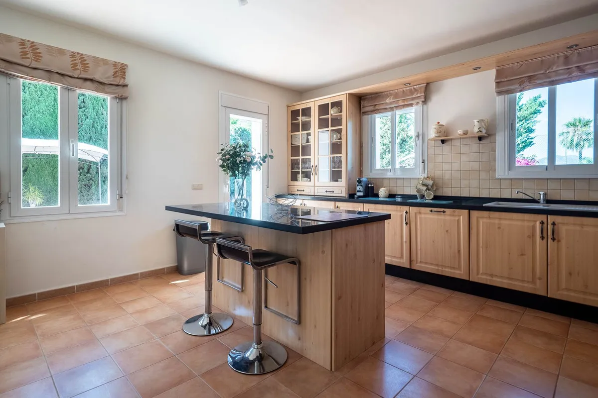 a7ac2600-8617-4e9b-9d18-6cb53c6ddb4c