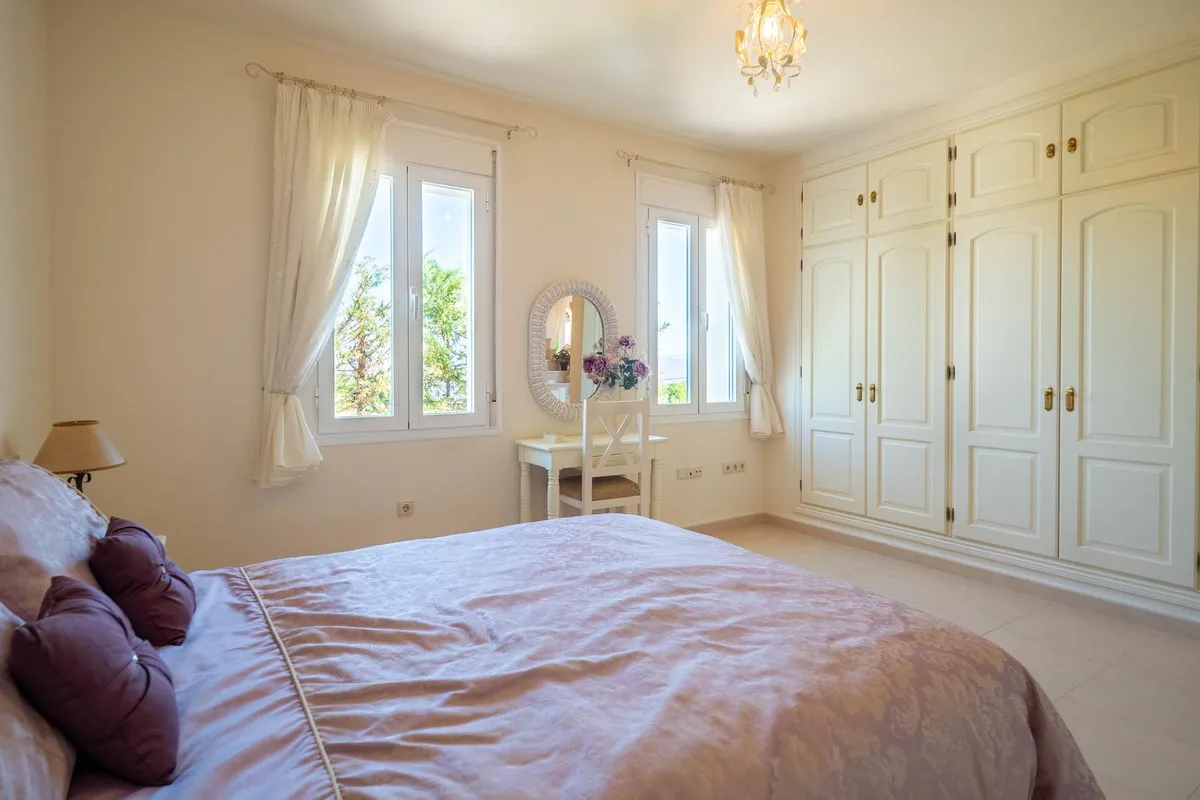 aebd1847-e7e7-4dae-af4e-95bd970ed657