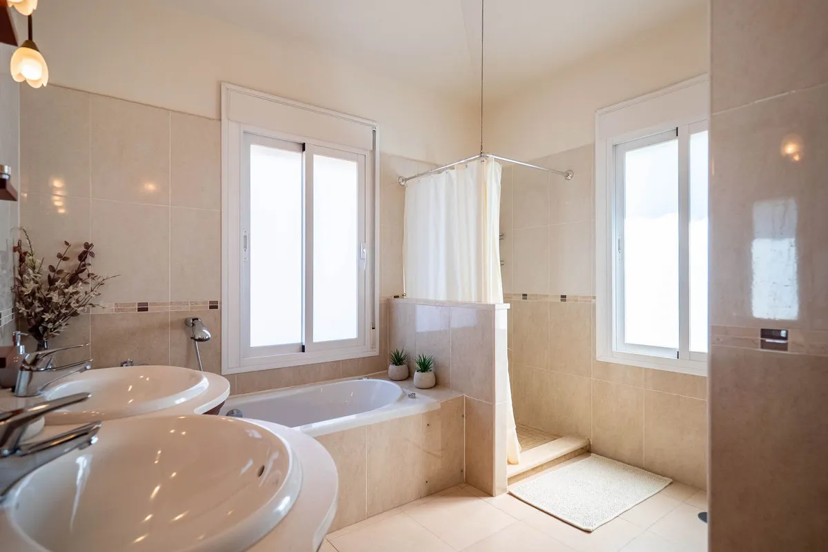 ef6be653-9470-4d2e-9356-586219aa58ee