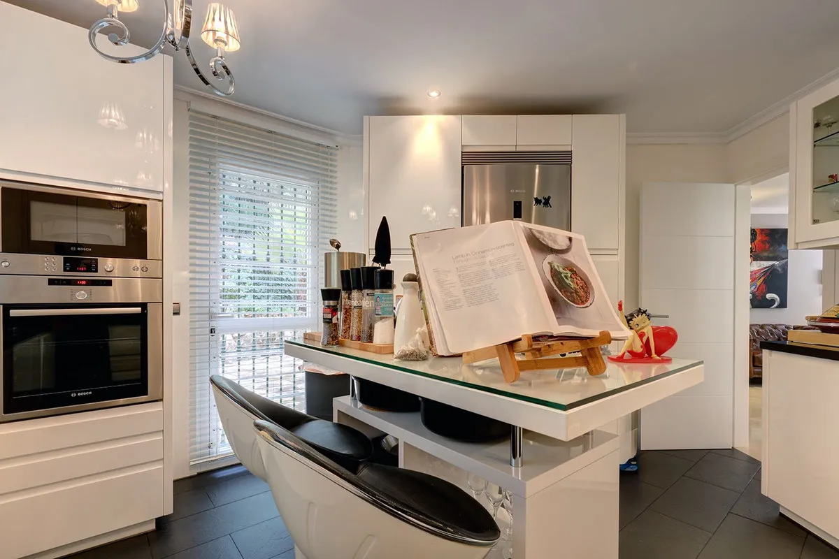 34b18249-0c0c-4bfc-8405-7d4b8f703262