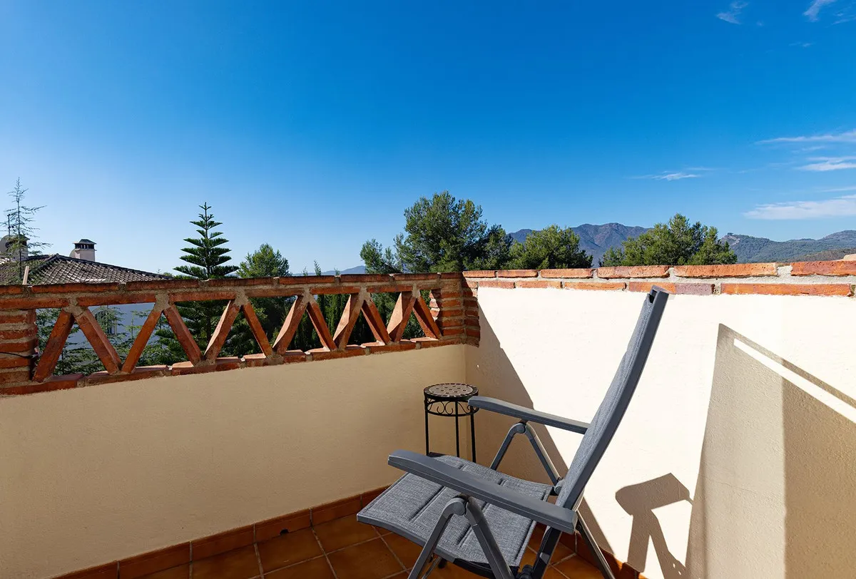 4b86689e-d8ca-4e50-bb91-e1db153ea04f